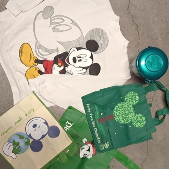 Disney Tops - Lot 5 Disney sweatshirt, 3 recycle bags, & 1 Disney bucket